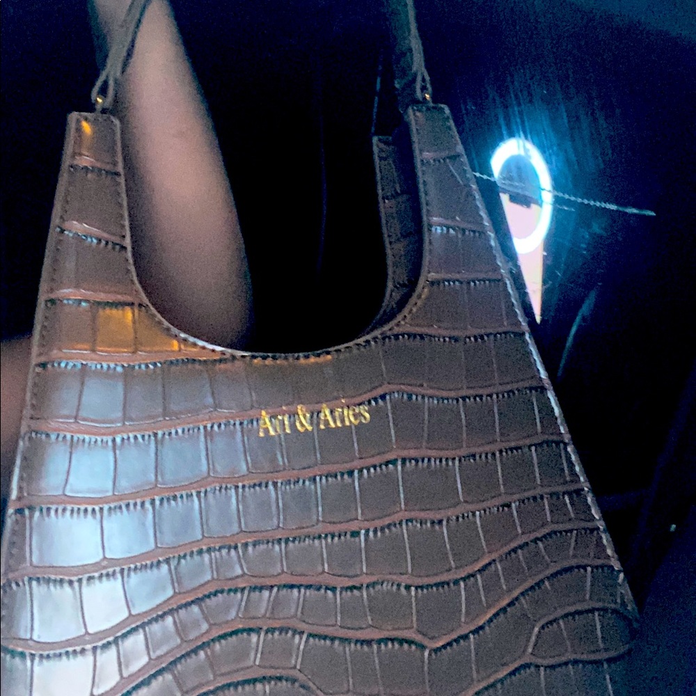 Ari&Aries small hand bag